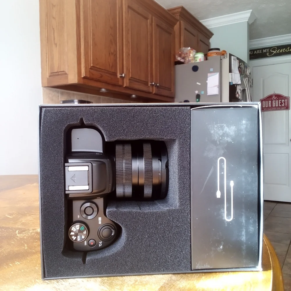8K NIB Digital Camera Ultra HD, Dual Cameras, Auto Focus, All Accessories Below